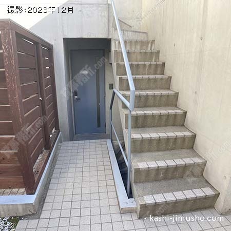 共用階段