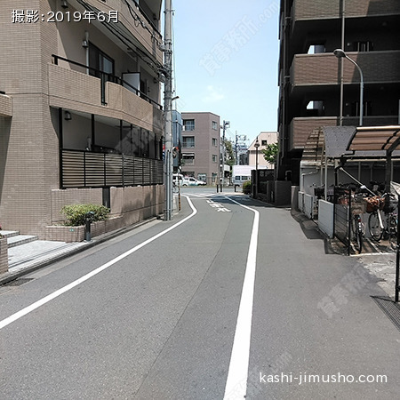 前面道路（裏側）