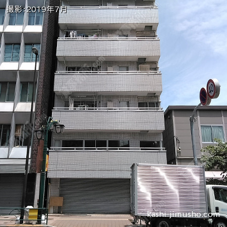 ビル正面