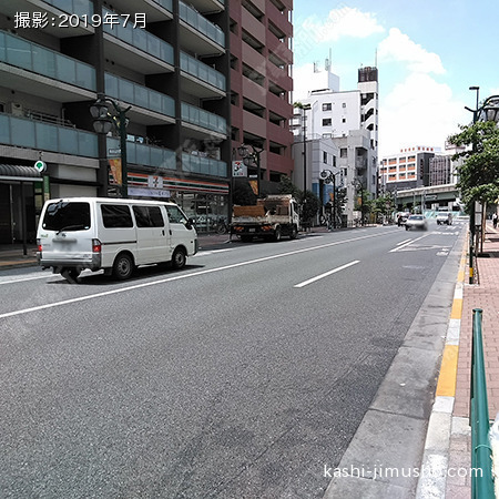 前面道路(尾竹橋通り)