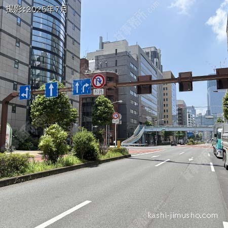 前面道路(永代通り)