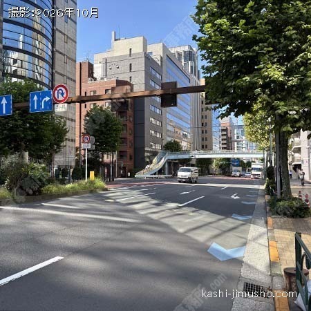 前面道路(永代通り)