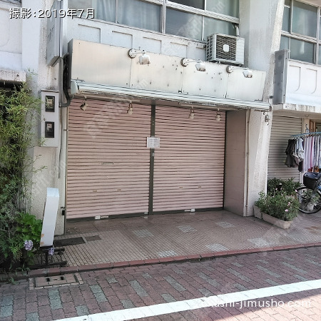 貸室前(1階)