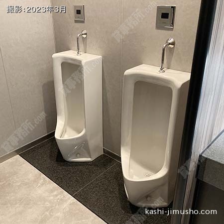 男性トイレ(4階)