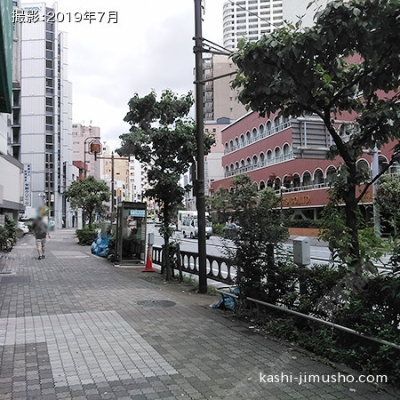 前面歩道