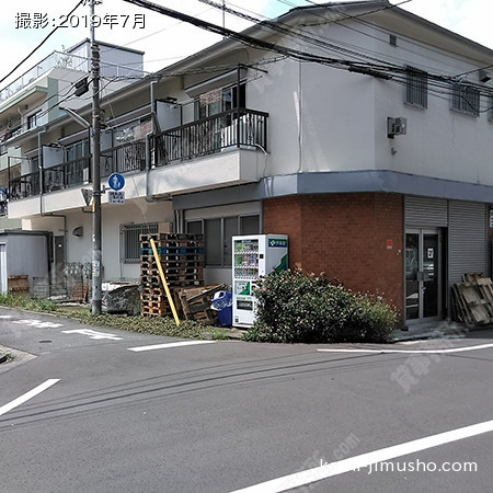 ビル前面