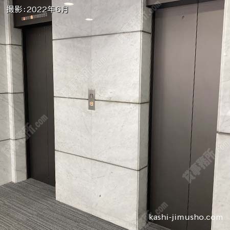 フロアエレベーター