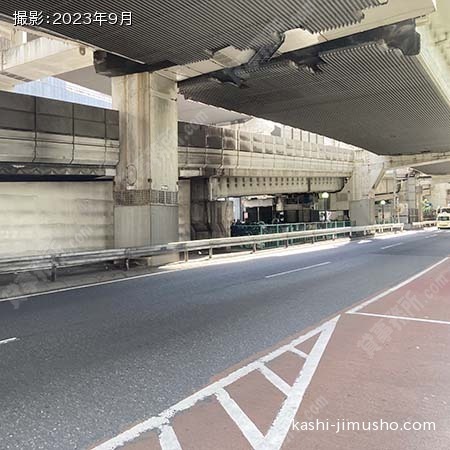前面道路(玉川通り)