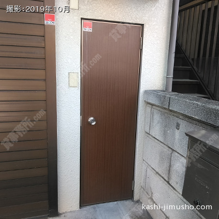 ビル入口 ビル入口