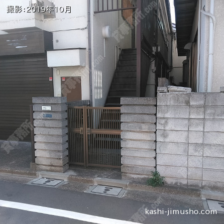 ビル入口 ビル入口