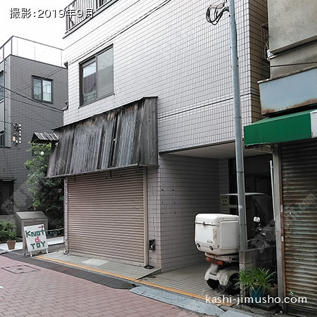 ビル正面