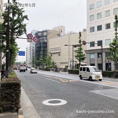 前面道路(鍛冶橋通り)