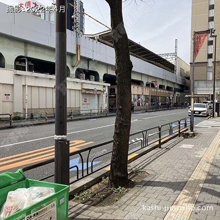 前面道路（芸術会館通り）