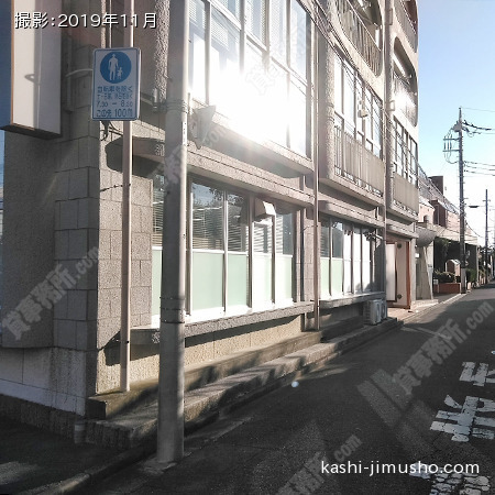 ビル側面