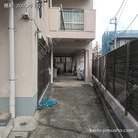 通用口アプローチ 通用口アプローチ