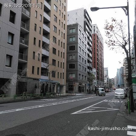 前面道路（平成通り）
