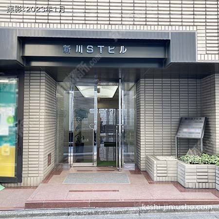 ビル入口前面 ビル入口前面