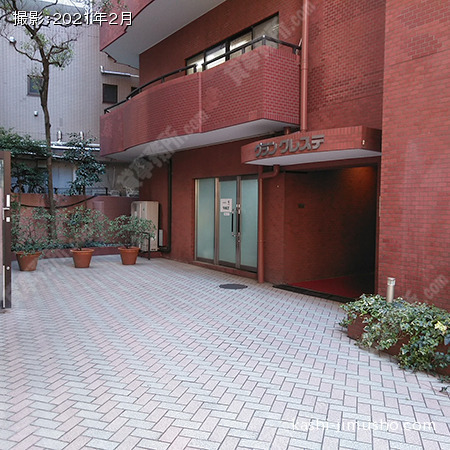 建物入口