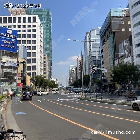 前面道路(青山通り)