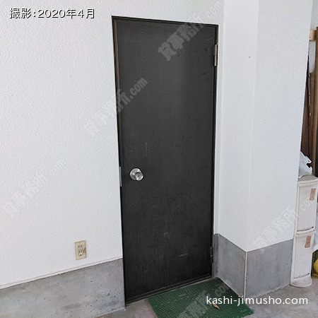 貸室入口(1階）