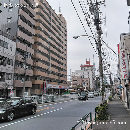 前面道路（四ツ目通り）