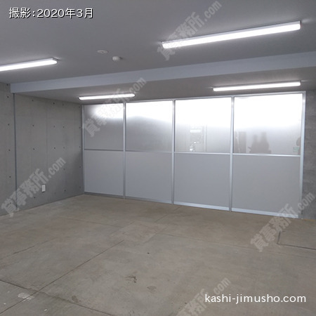駐車・倉庫スペース（1階）