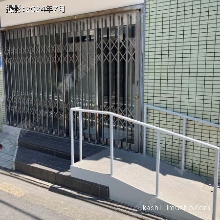 貸室入口