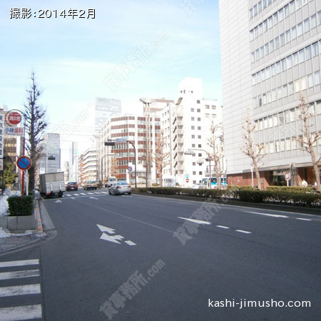 前面道路：八重洲通り