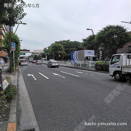 前面道路(三ツ目通り)