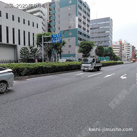 前面道路(三ツ目通り)