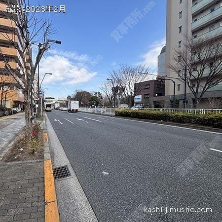 前面道路(三ツ目通り) 前面道路(三ツ目通り)