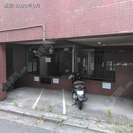 バイク駐車場