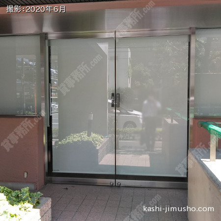 貸室入口(1階）