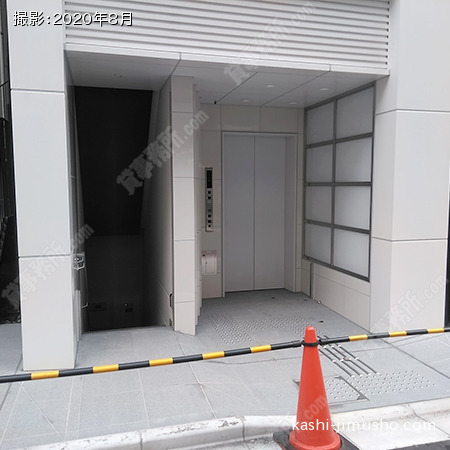 ビル入口 ビル入口