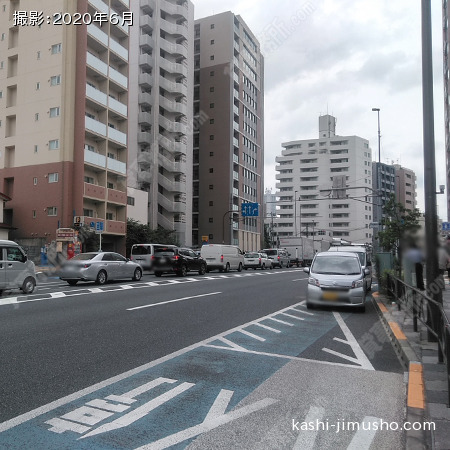 前面道路(春日通り）