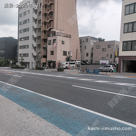 前面道路(春日通り）