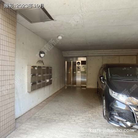 建物入口前面