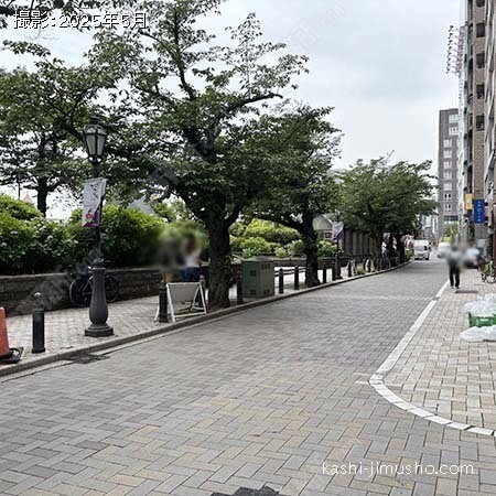 前面歩道