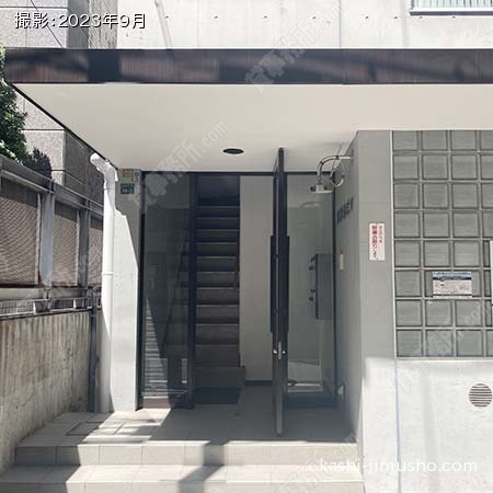 ビル入口 ビル入口