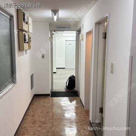 貸室階エレベーターホール