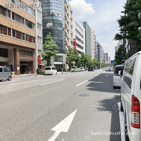前面道路(神田平成通り)