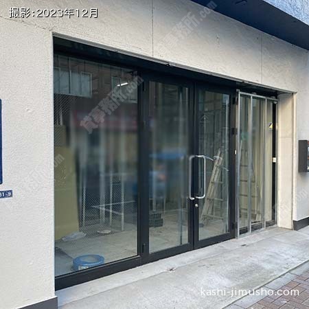 貸室入口(1階）