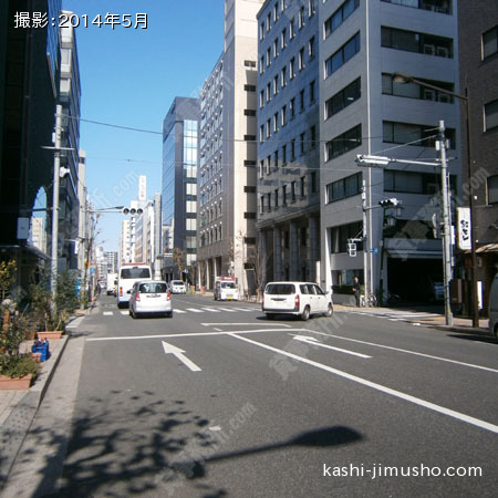 前面道路（平成通り）