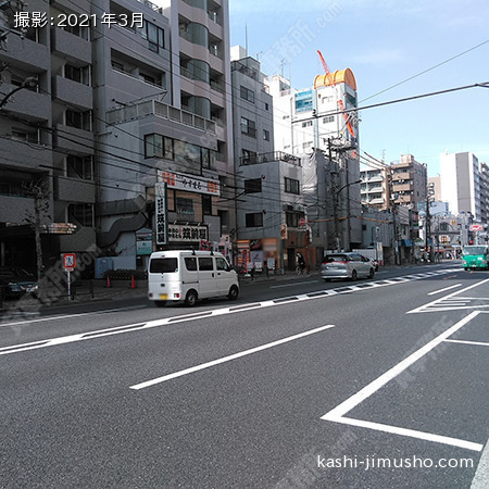 前面道路(三ツ目通り)