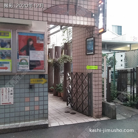 ビル入口