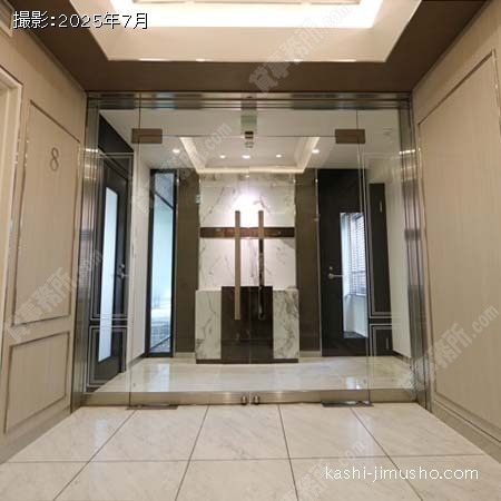 貸室入口(8階)