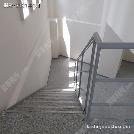 貸室階段(1階102号室18.83坪）