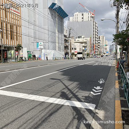前面道路(四ツ目通り)