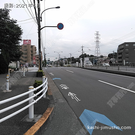 前面道路(鎌倉街道）