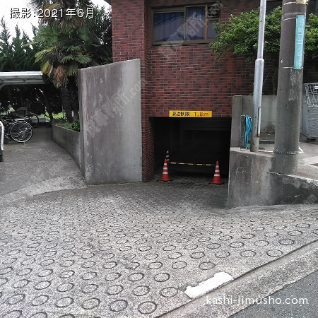 駐車場入口